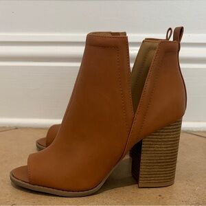 Women's Pink Lily Tan Peep-Toe Ankle Boots size 7.5